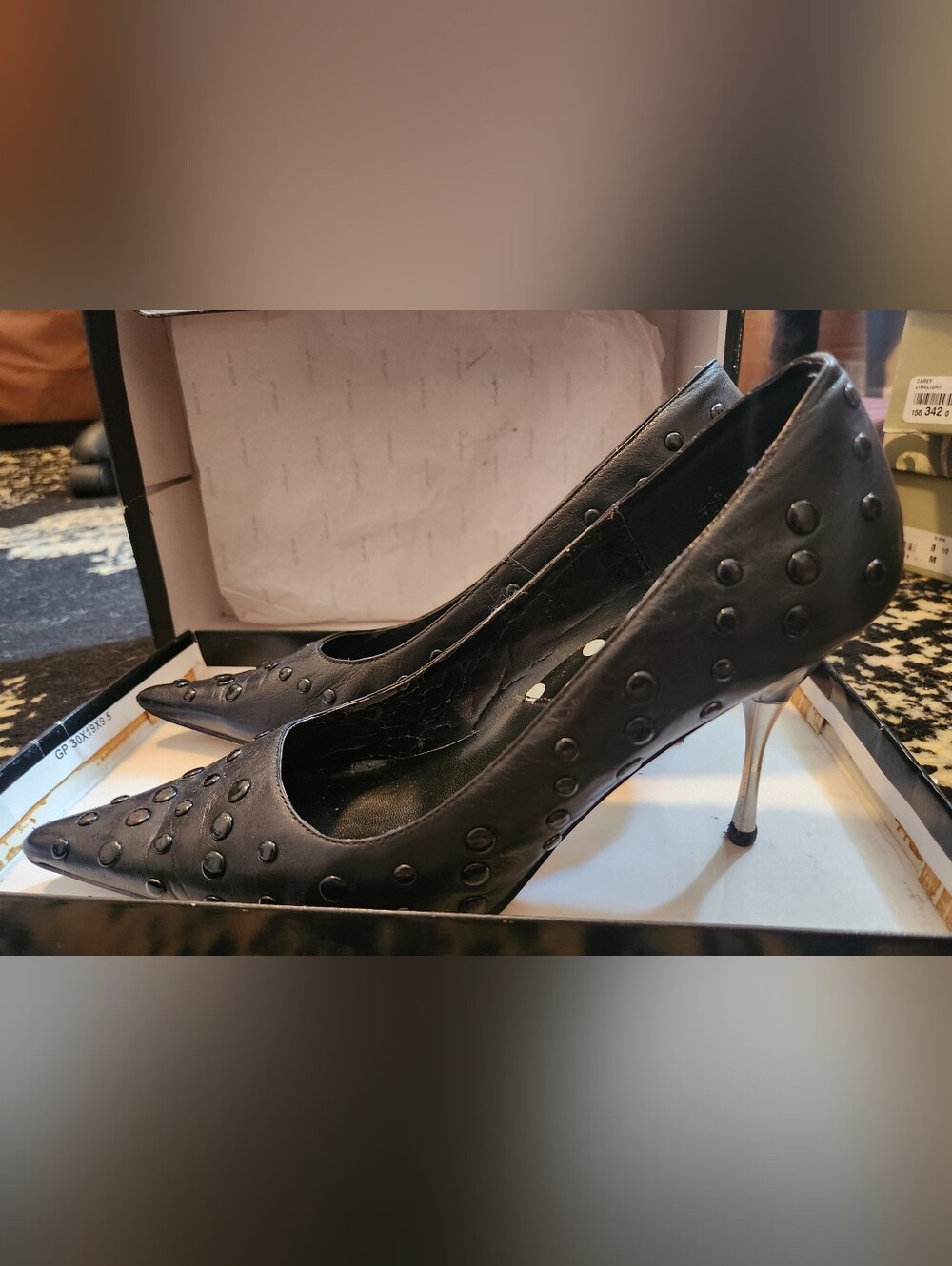 Yellow Cab New York Vintage Black Studded Pointed-Toe Stiletto Pumps Size 9
